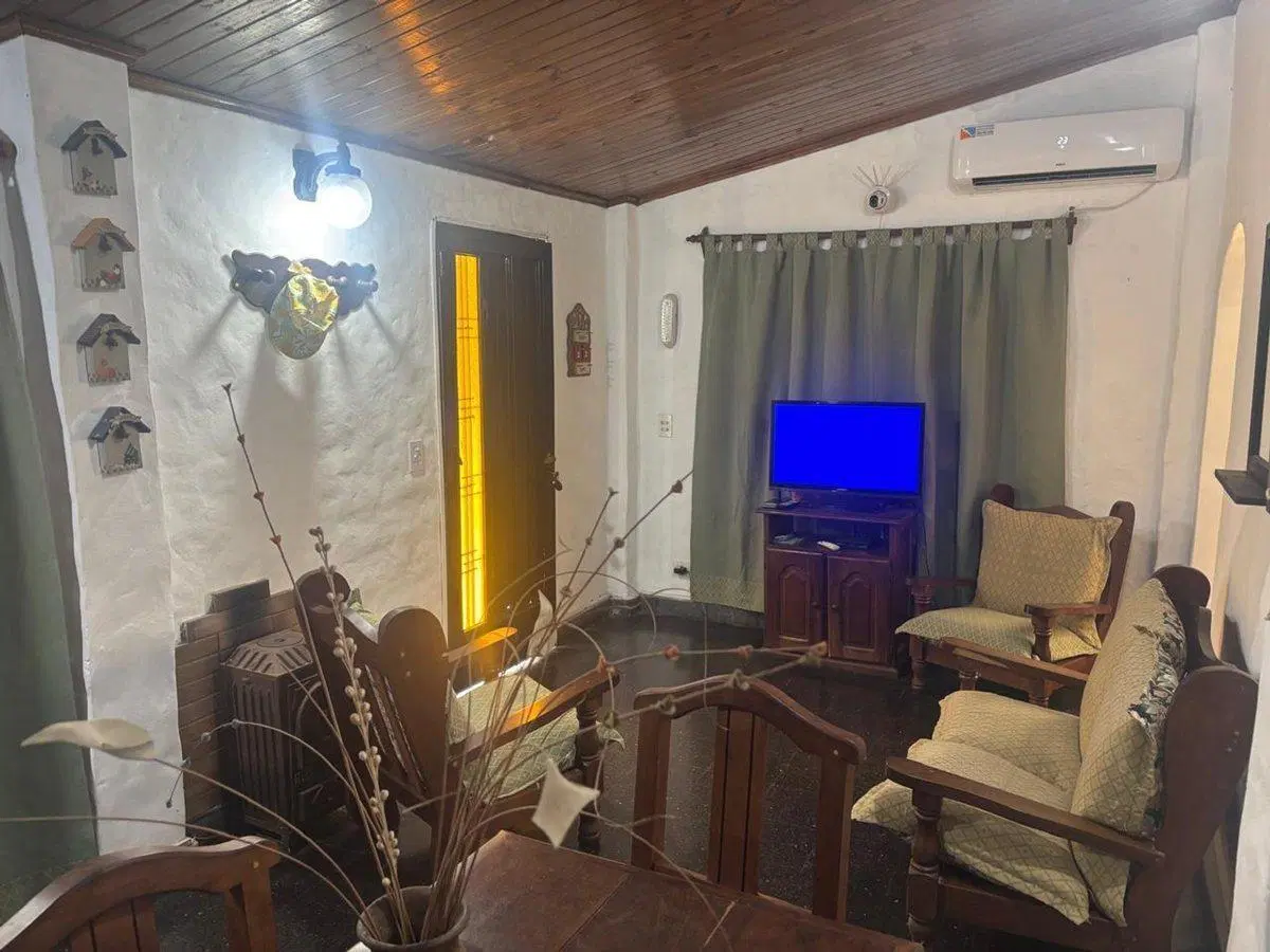 VENTA CASA QUINTA CON PILETA Y QUINCHO EN MORENO 5