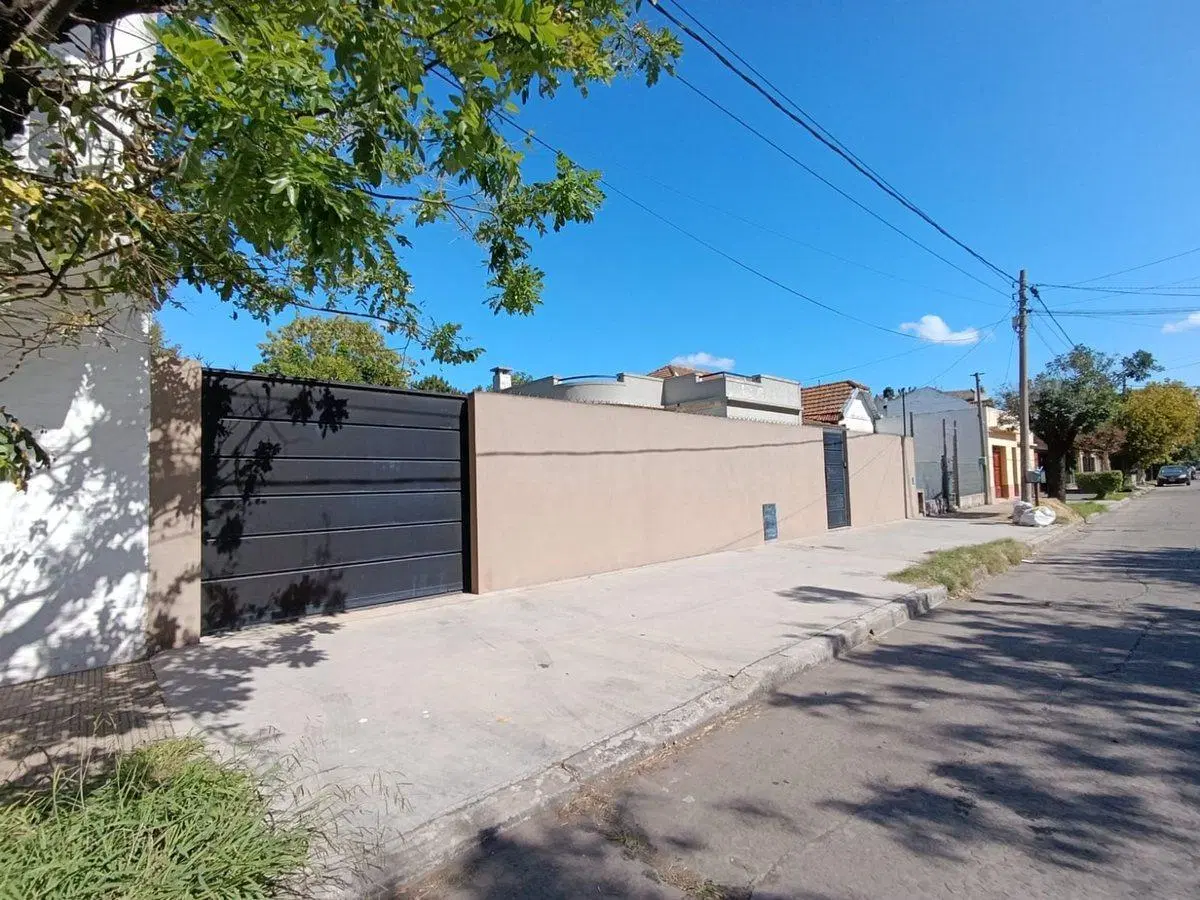 VENTA CASA 6 AMBIENTES C PARQUE Y COCHERA HAEDO 5