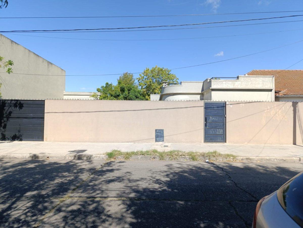 VENTA CASA 6 AMBIENTES C PARQUE Y COCHERA HAEDO