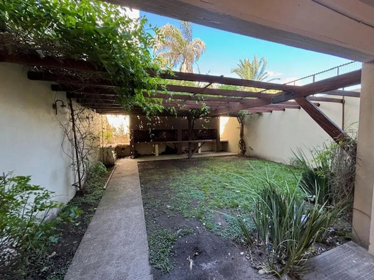 VENTA DEPARTAMENTO 2 AMBIENTES MORON COCHERA 4
