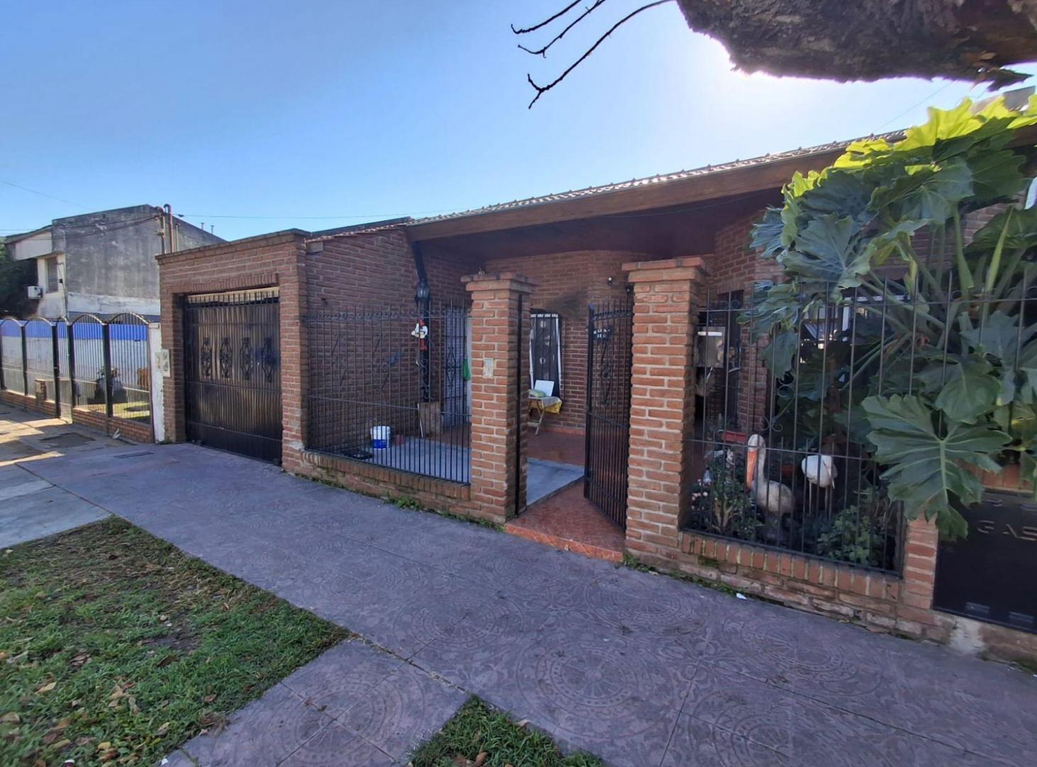CASA VENTA 5 AMBIENTES PARQUE SAN MARTIN MERLO APT