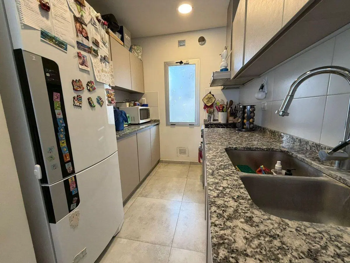VENTA CASA 4 AMB. JARDÍN Y COCHERA -  ITUZAINGO 3