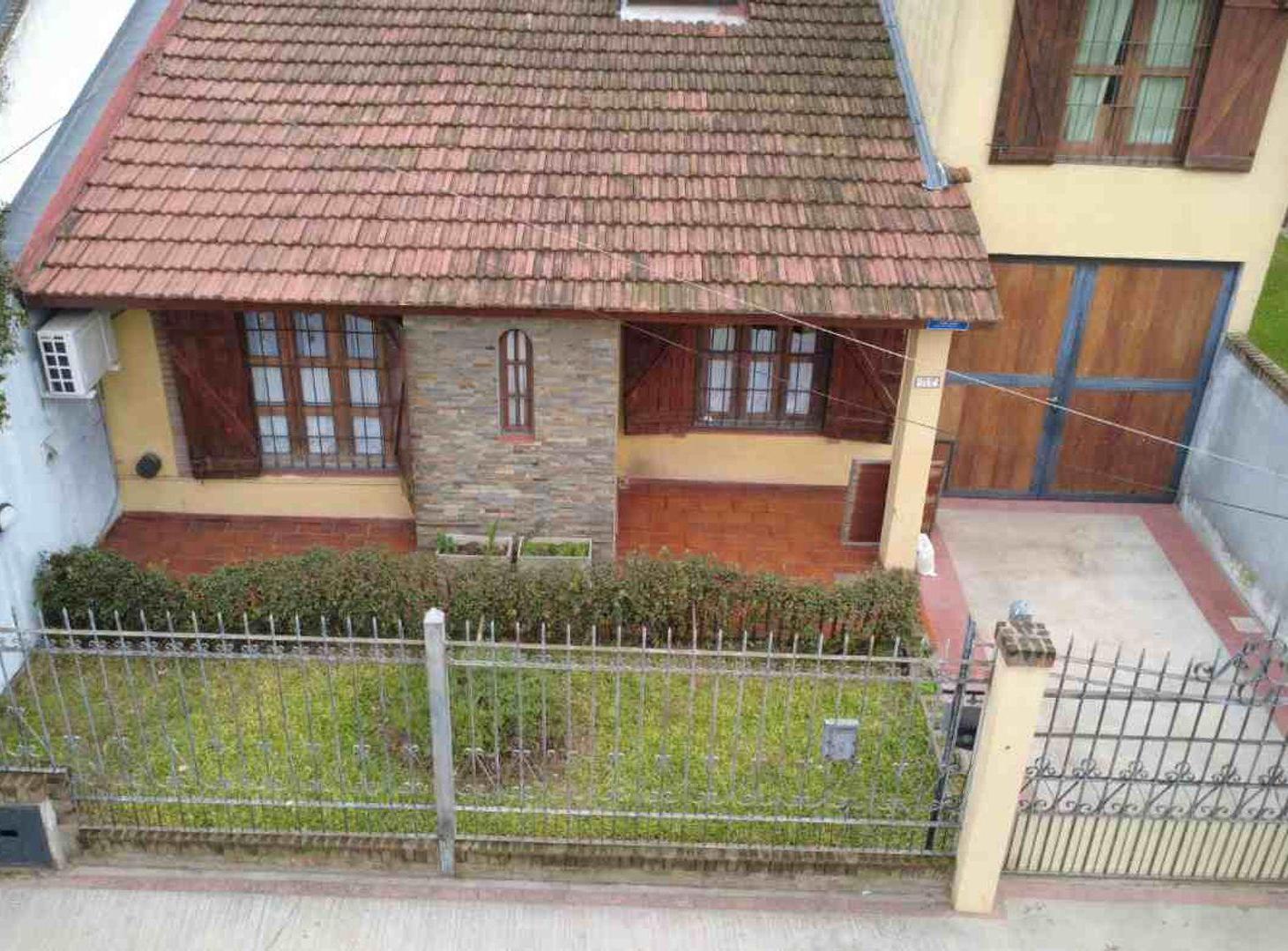 CASA VENTA 5 AMB CAVA PILETA MORENO APTA CREDITO