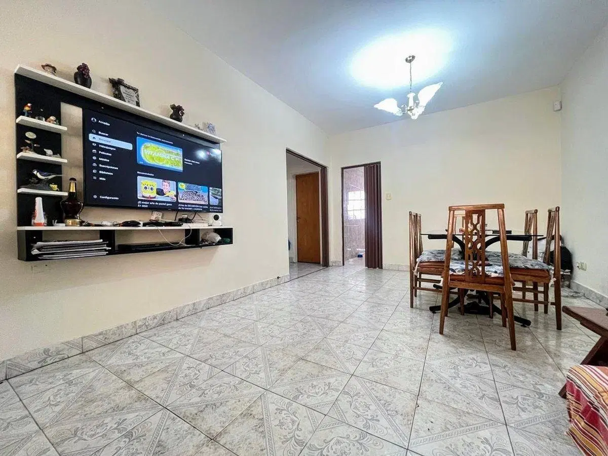 CASA CON 4 DEPARTAMENTO MAS LOTE EN VENTA MORON 3