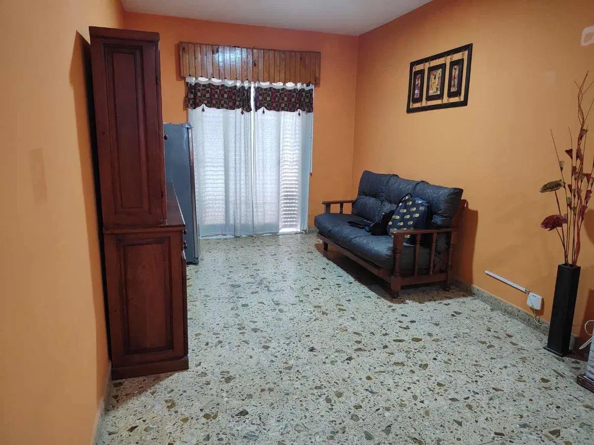 CASA VENTA 4 AMBIENTES CON DOS LOCALES Y JARDIN 5