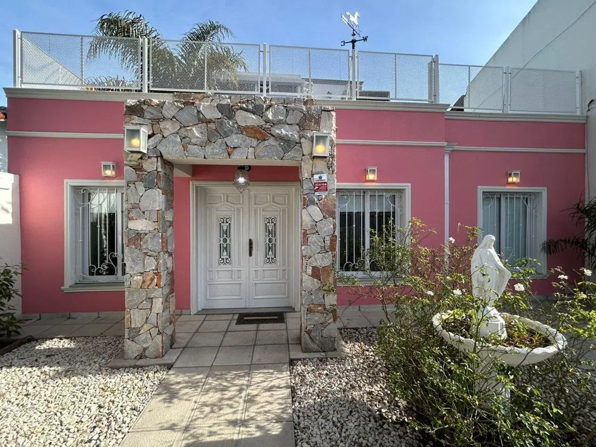 VENTA CASA 4 AMB. APTA CREDITO CASTELAR NORTE 5