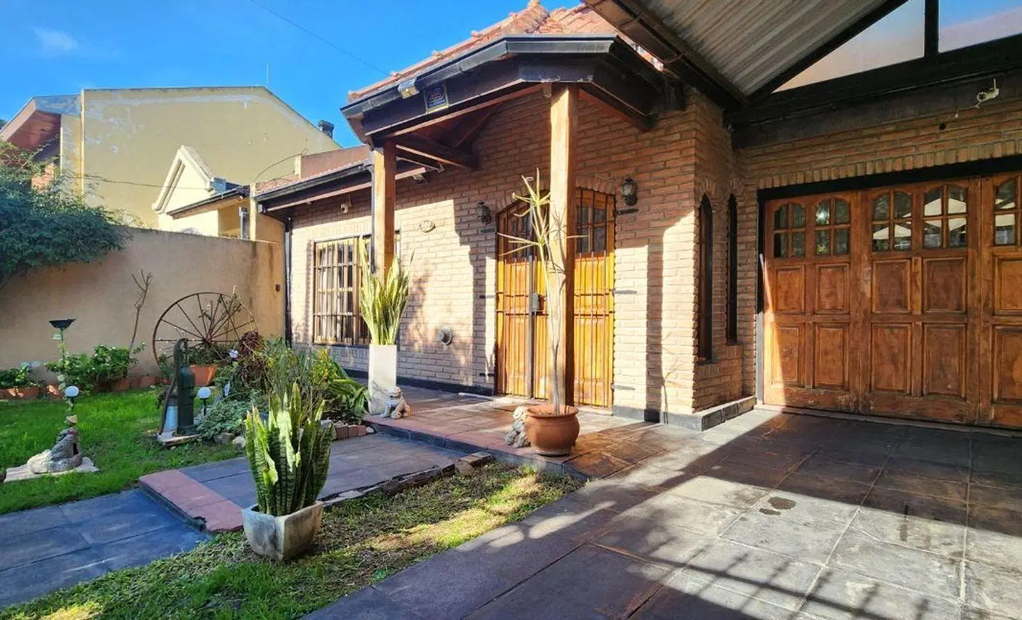 VENTA CASA 5 AMBIENTES CASTELAR 4