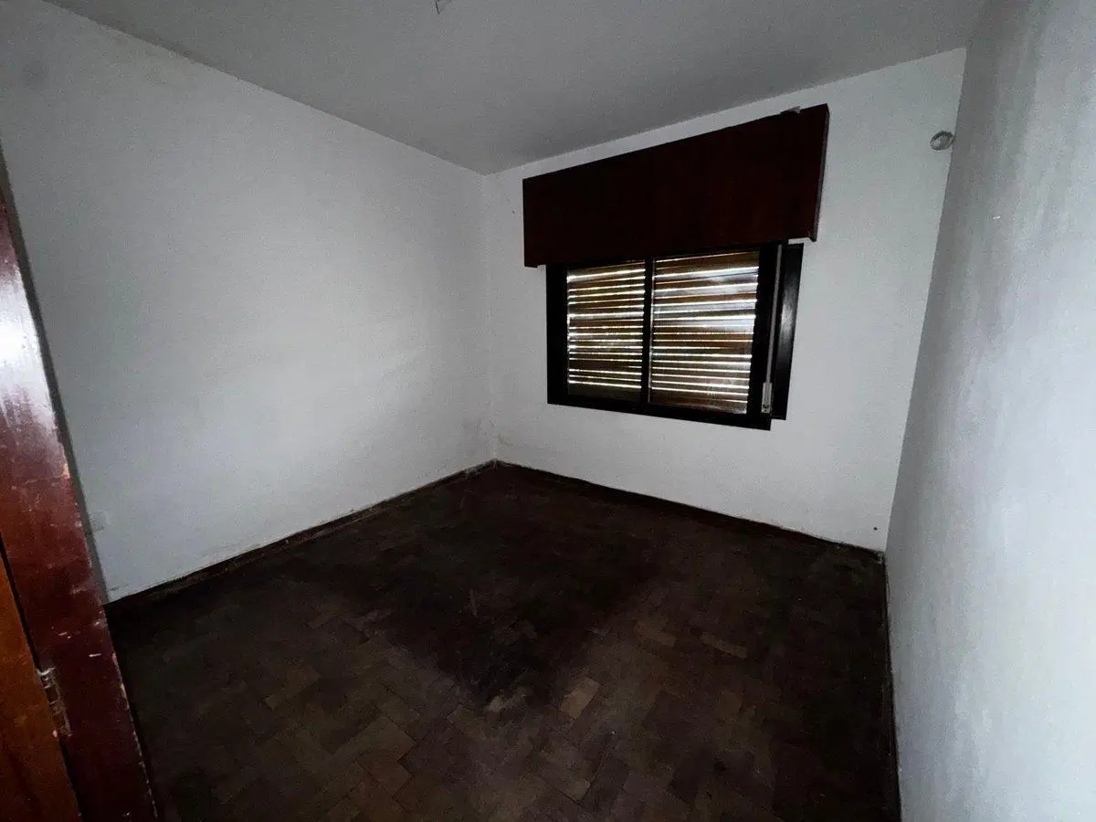 VENTA CASA 4AMB JARDIN VILLA TESEI REFACCIONAR 4