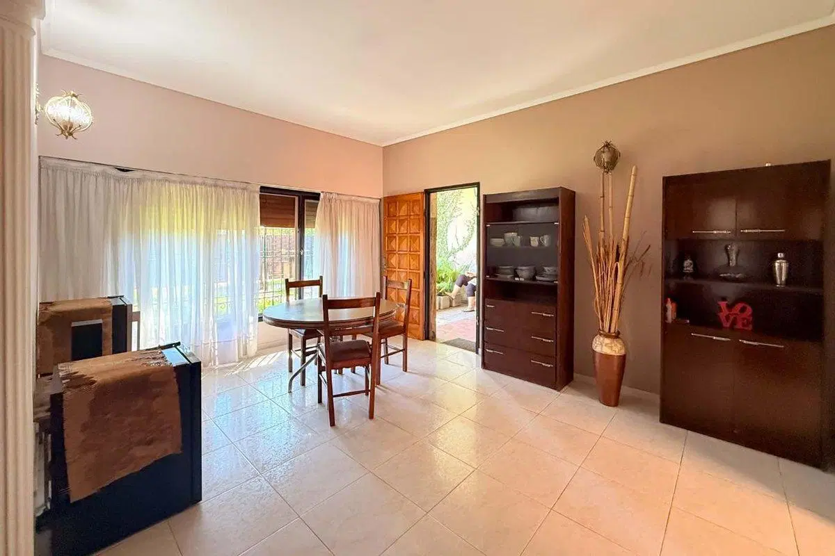 VENTA CASA 6 AMBIENTES CON JARDIN EN CASTELAR SUR. 4