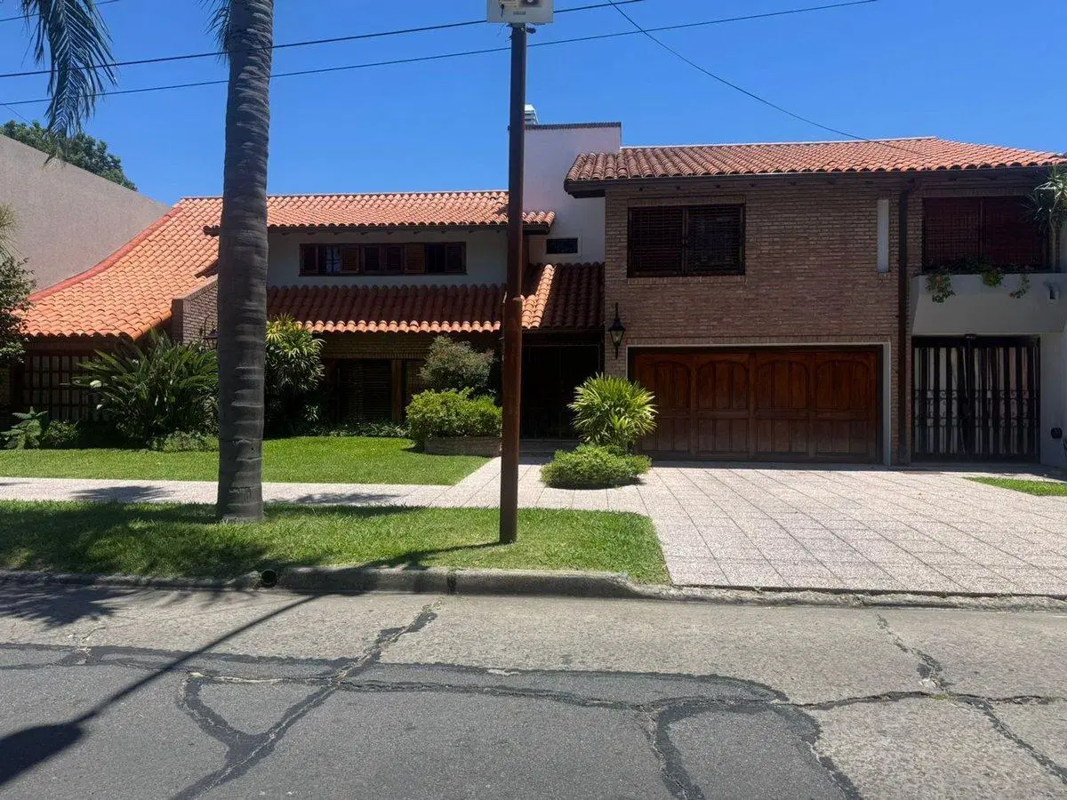 VENTA CASA 6 AMBIENTES CASTELAR CON PILETA 4