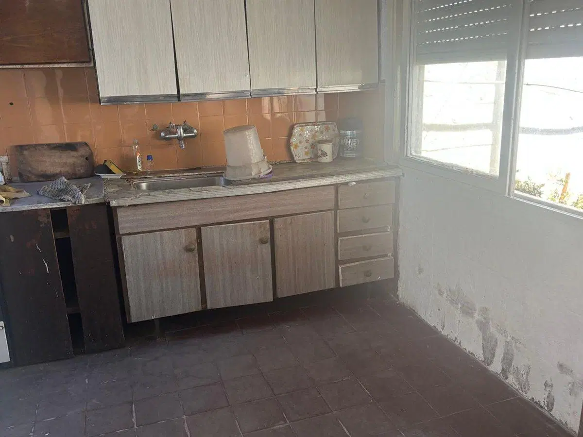 VENTA CASA  4 AMBIENTES EN MORON A REFACCIONAR 5