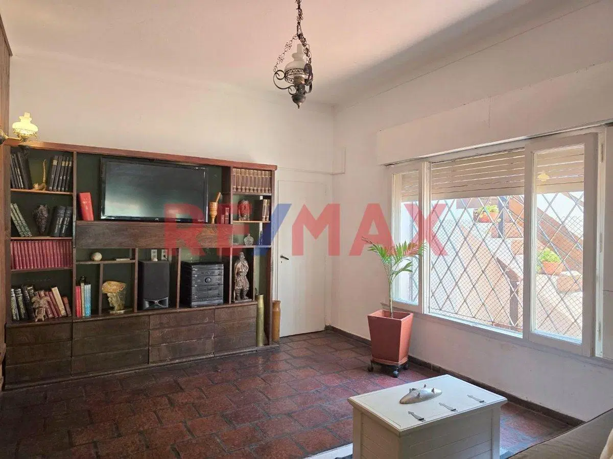 VENTA CASA 3 AMB + DEPTO 3 AMB Y LOCAL CASTELAR 5