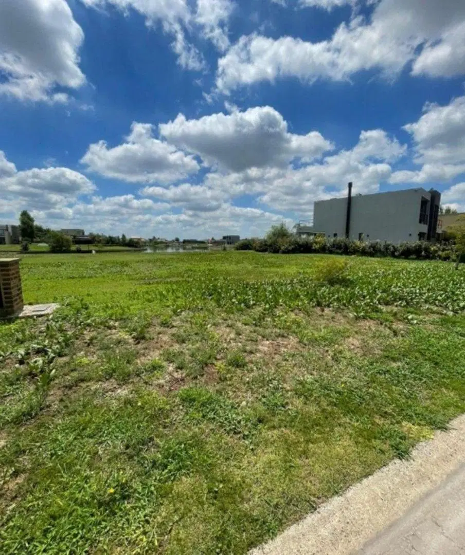 venta lote 900 M2 san sebastian con laguna, Pilar 5