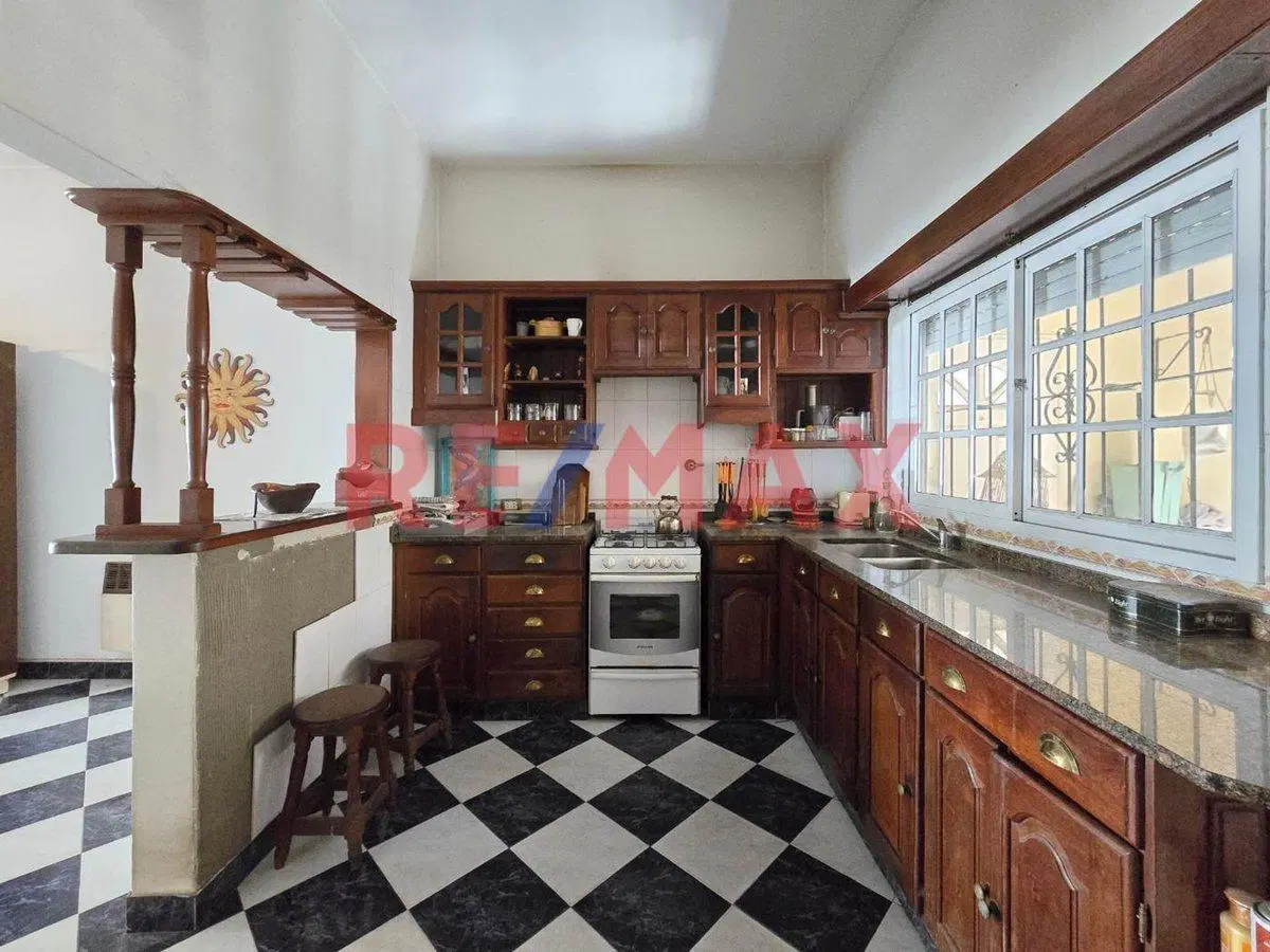 CASA 5 AMB VENTA AVELLANEDA PILETA QUINCHO TIPO PH 5