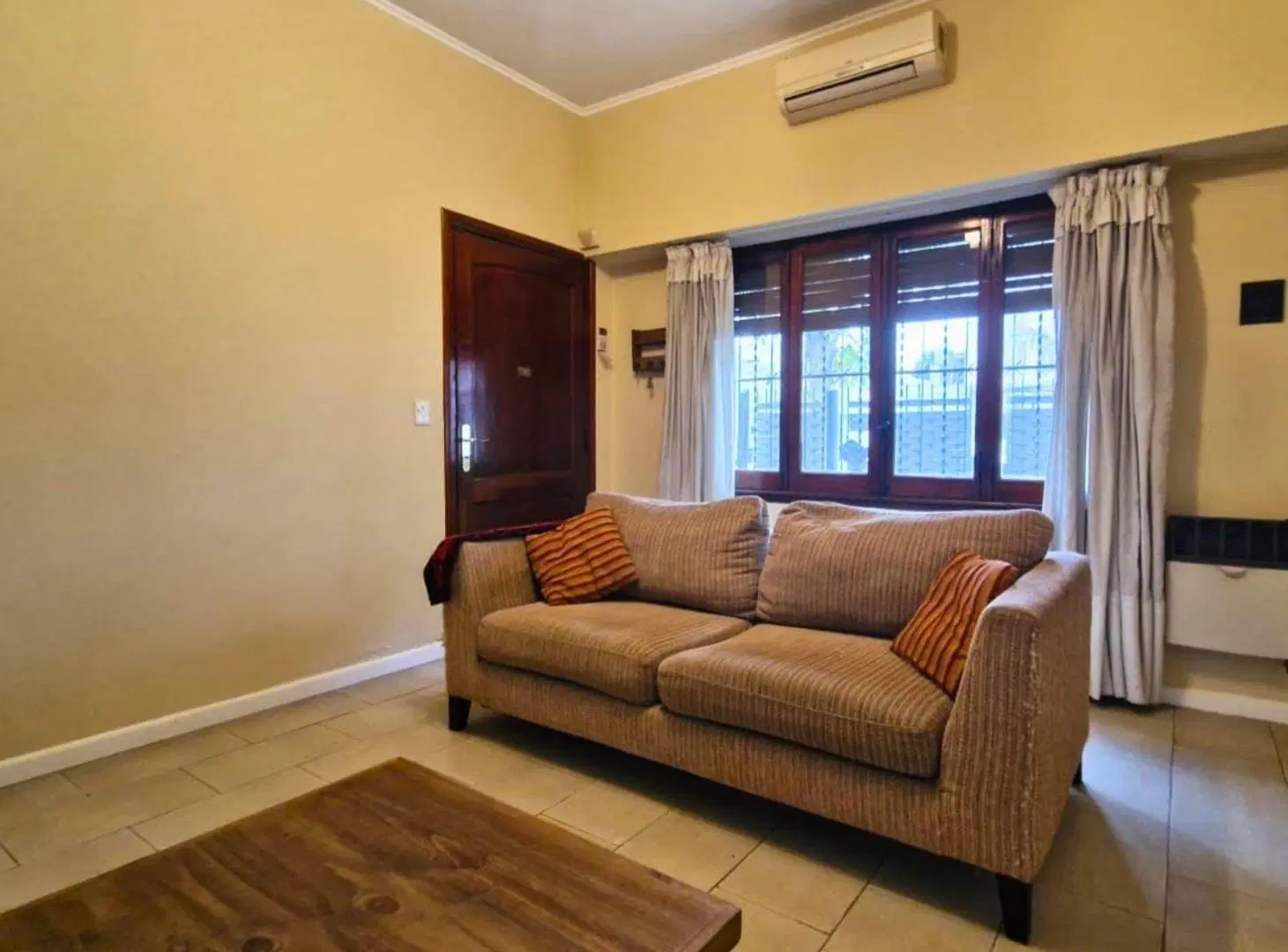VENTA CASA 3 AMBIENTES HURLINGHAM APTO CREDITO 5