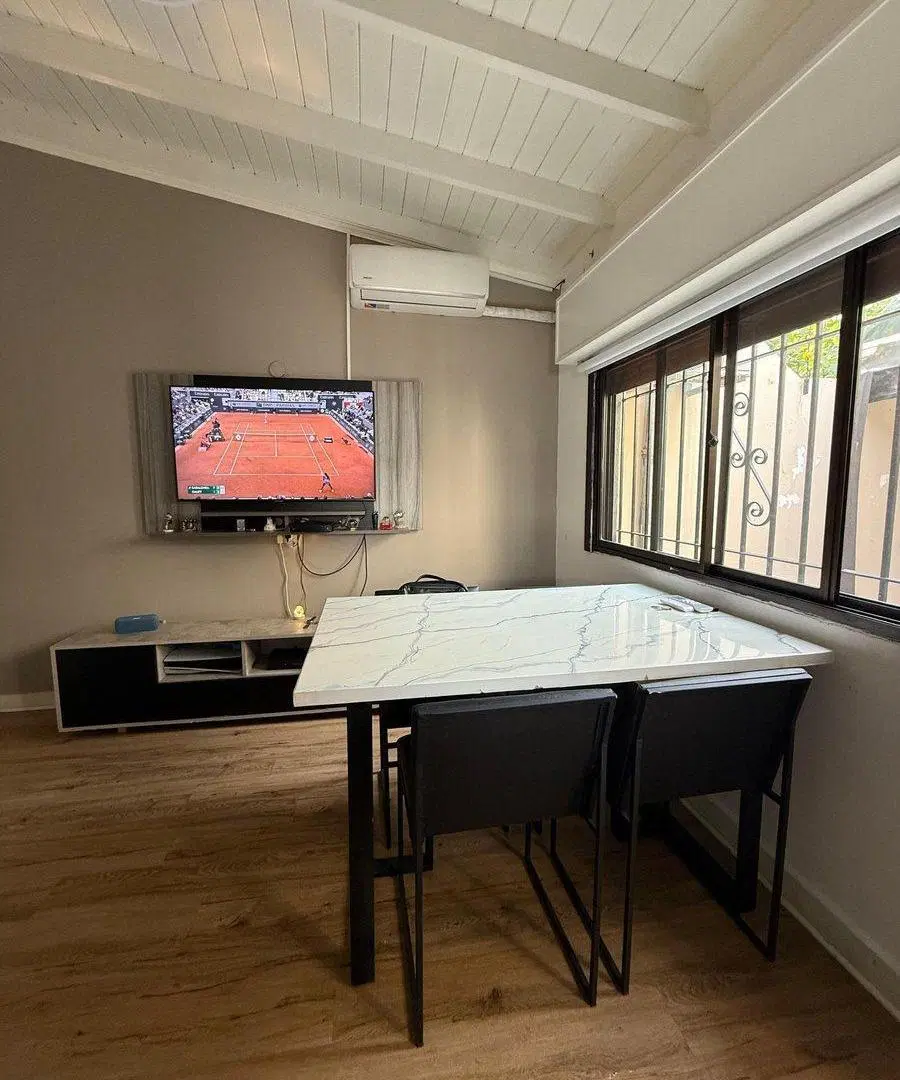 CASA EN VENTA 5 AMBIENTES MAS UN DPTO 3 AMBIENTES 5