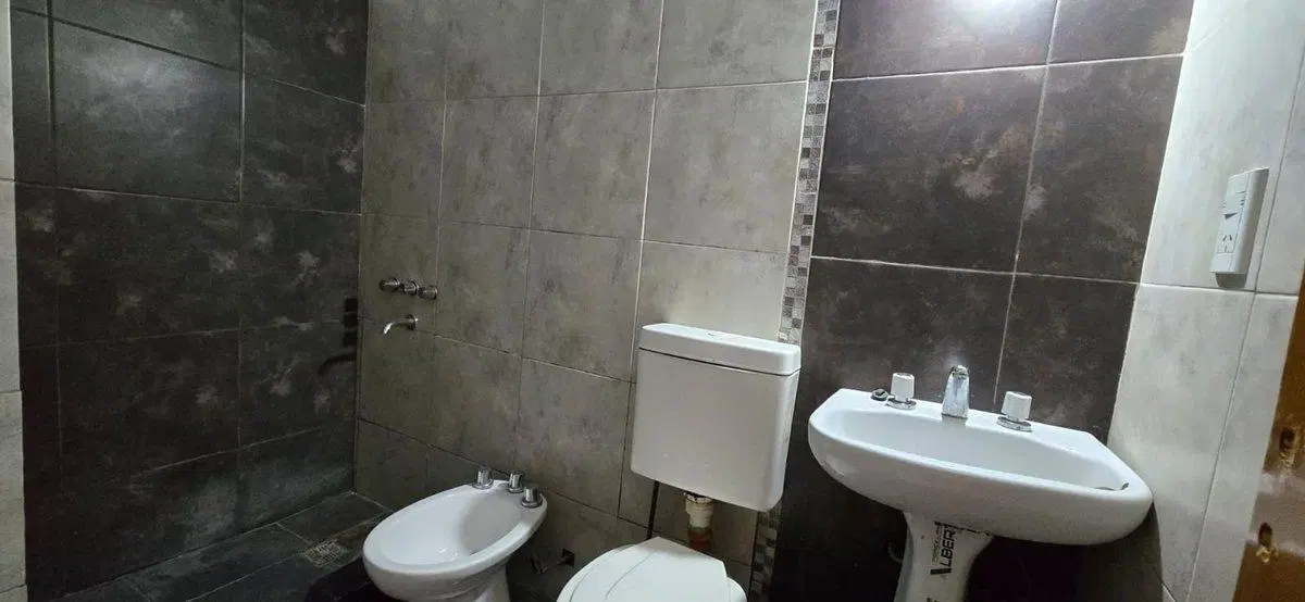 VENTA DEPARTAMENTO  1 AMBIENTE FRENTE RAMOS MEJIA 8