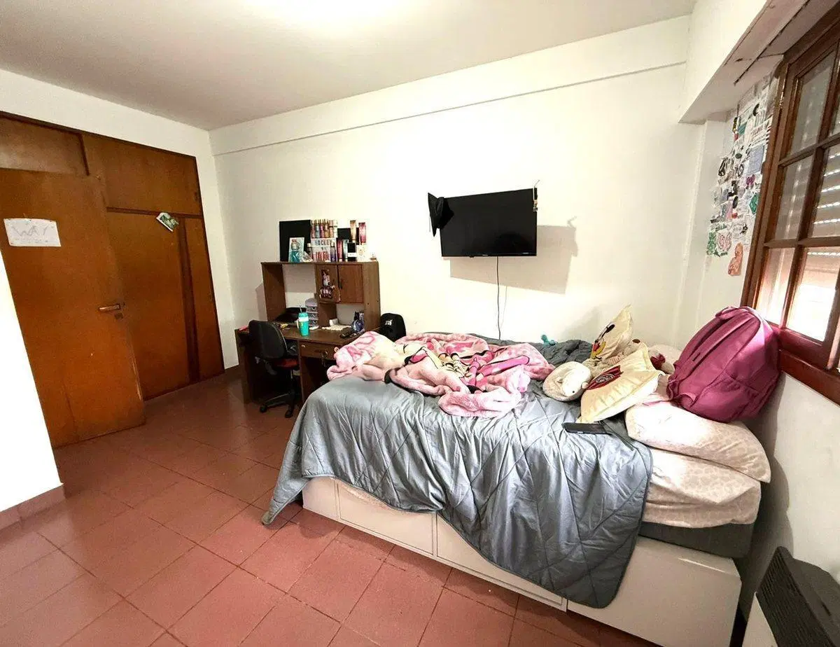 Casa en Venta 6 ambientes en Morón con Taller 5