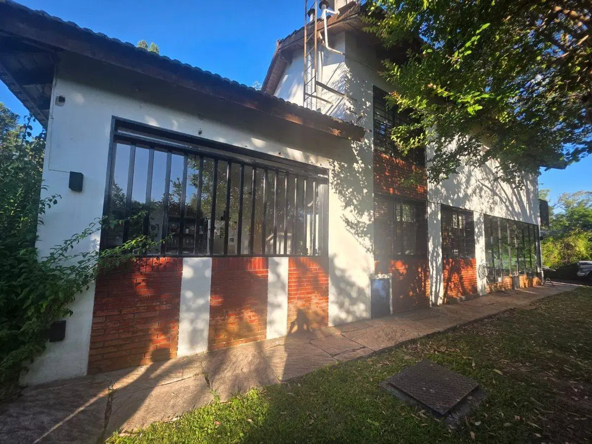 Venta casa 6 amb en Parque Leloir con pileta 8