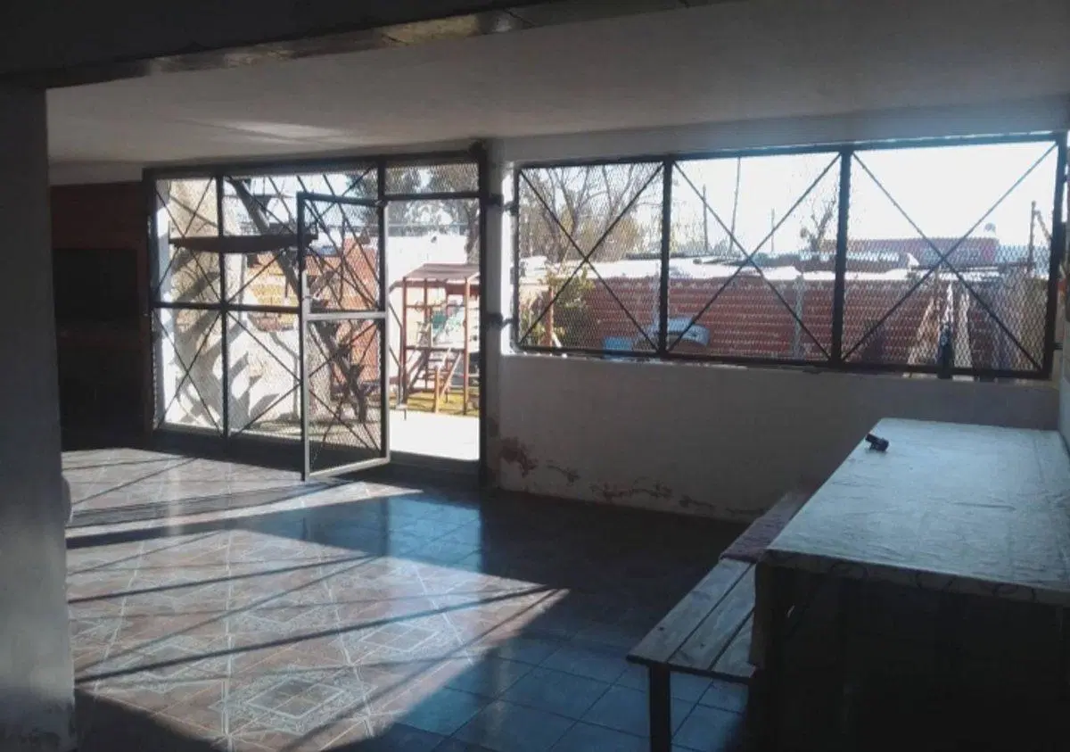 Venta Casa 5 amb + depto 2 amb, a mtrs R6 Campana 4