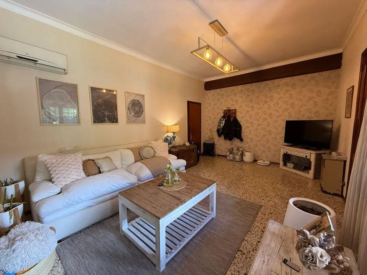 VENTA CASA 5 AMB COCH- JARDIN  APTO CRED CASTELAR 2