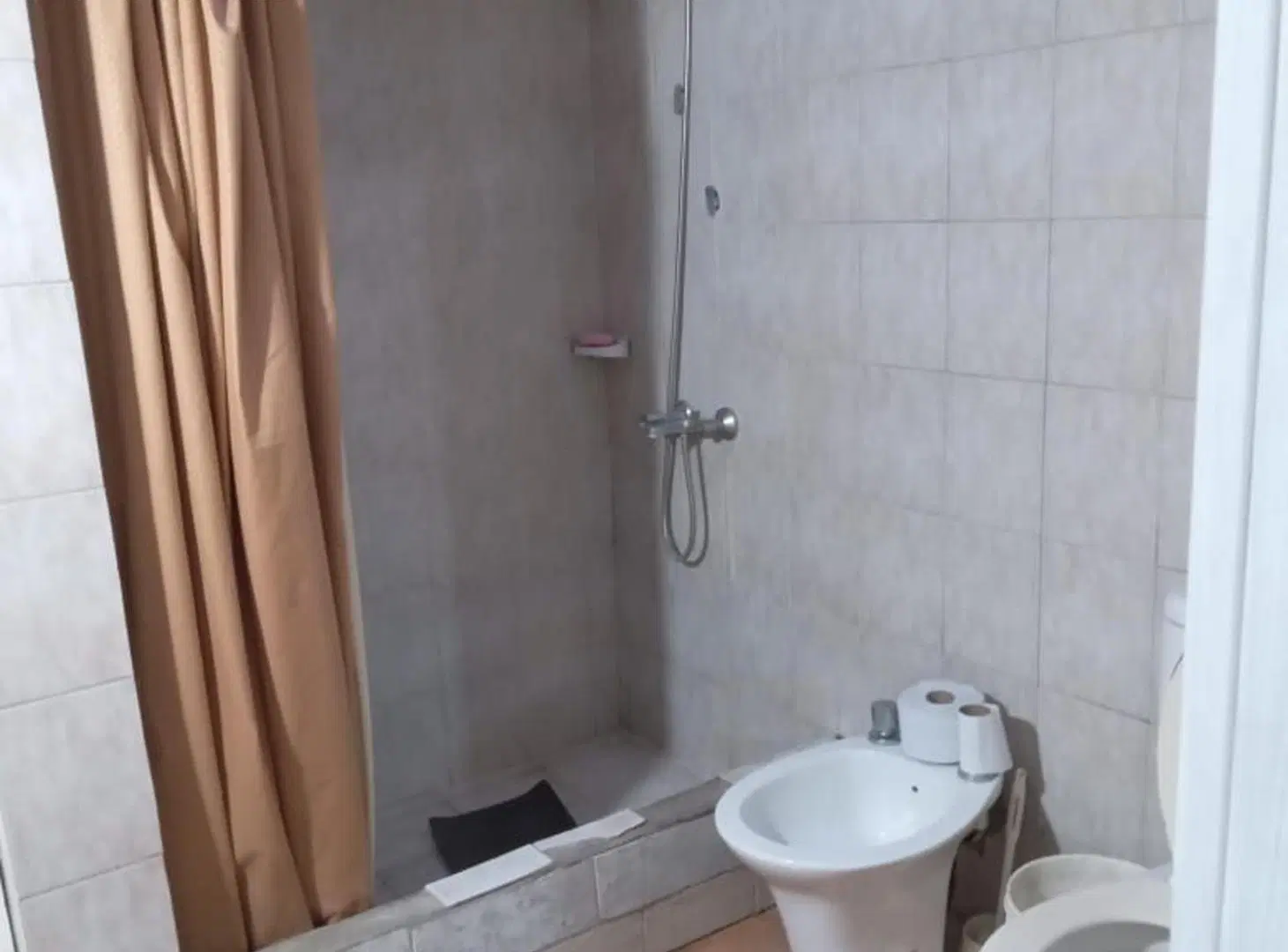 VENTA CASA EN JOSE C. PAZ DE 3 AMBIENTES 8