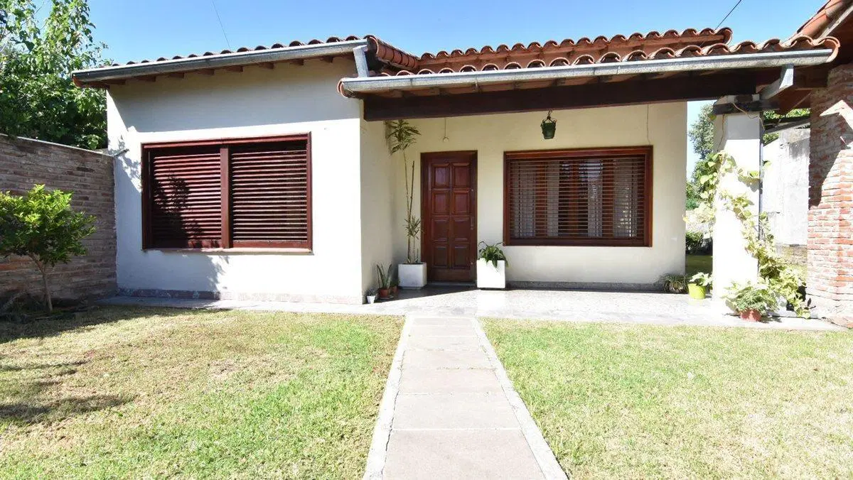 VENTA CASA 4 AMBIENTES CASTELAR SUR + DEPOSITO 3