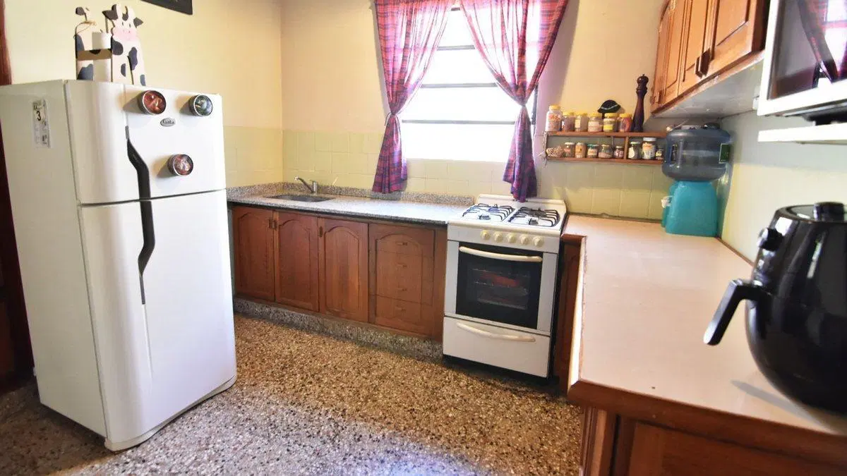 VENTA CASA 4 AMBIENTES CASTELAR SUR + DEPOSITO 8