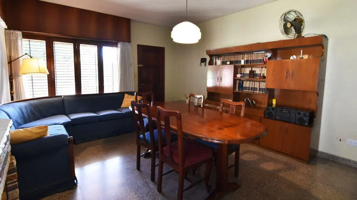 VENTA CASA 4 AMBIENTES CASTELAR SUR + DEPOSITO 4
