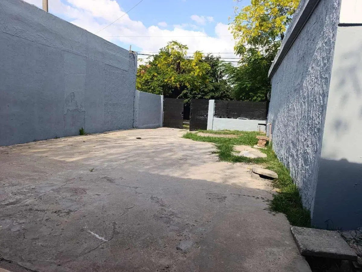 CASA multifamiliar EN VENTA EN MORENO CON PATIO 8