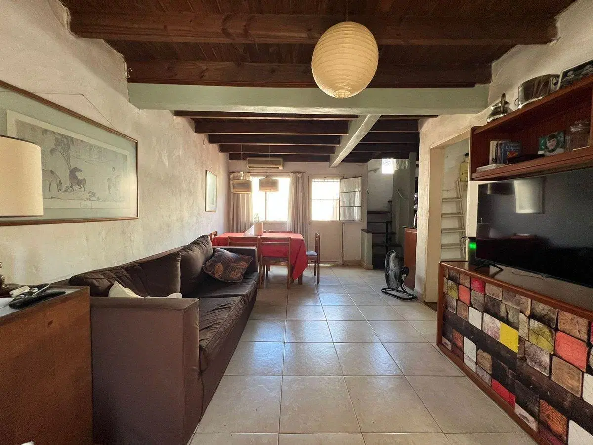 VENTA CASA 3 AMB. - JARDIN Y COCHERA - BELLA VISTA 4
