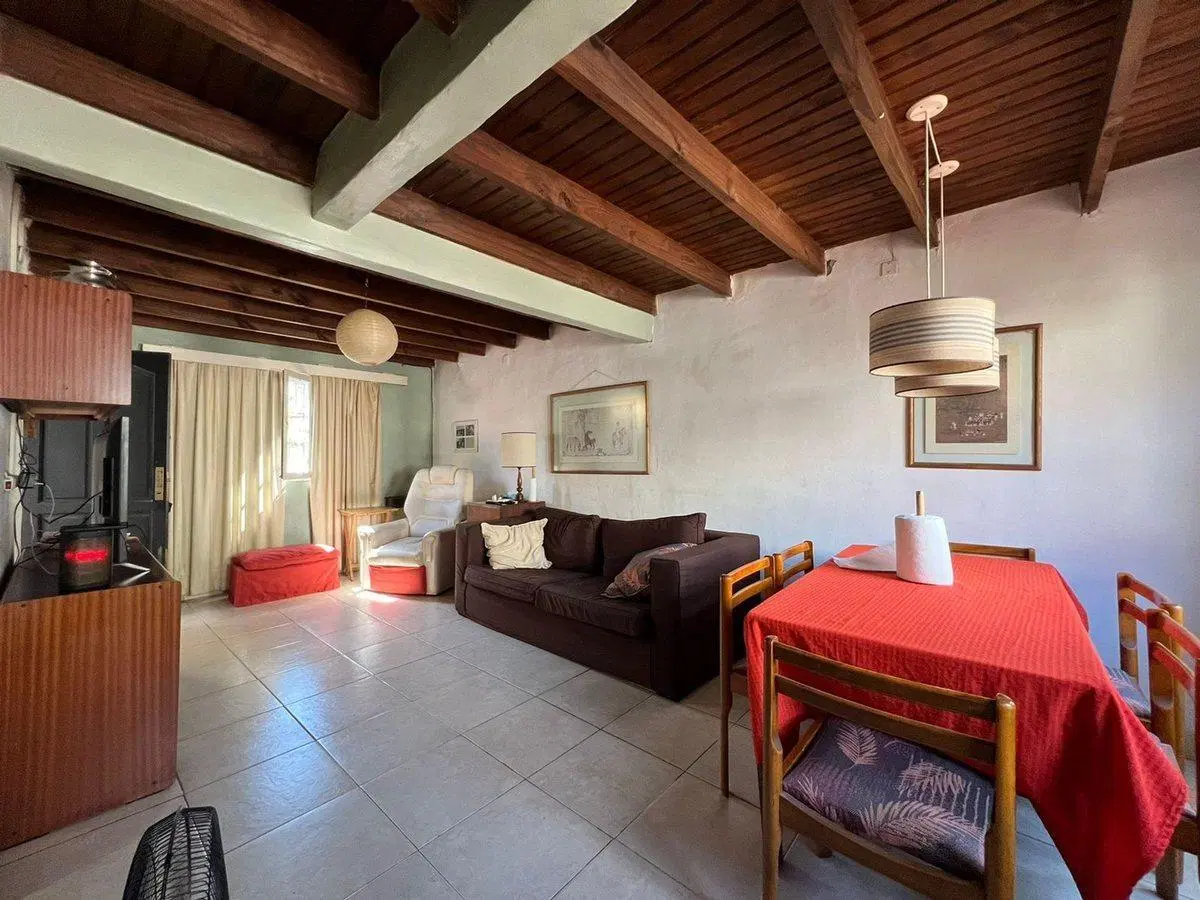 VENTA CASA 3 AMB. - JARDIN Y COCHERA - BELLA VISTA 5