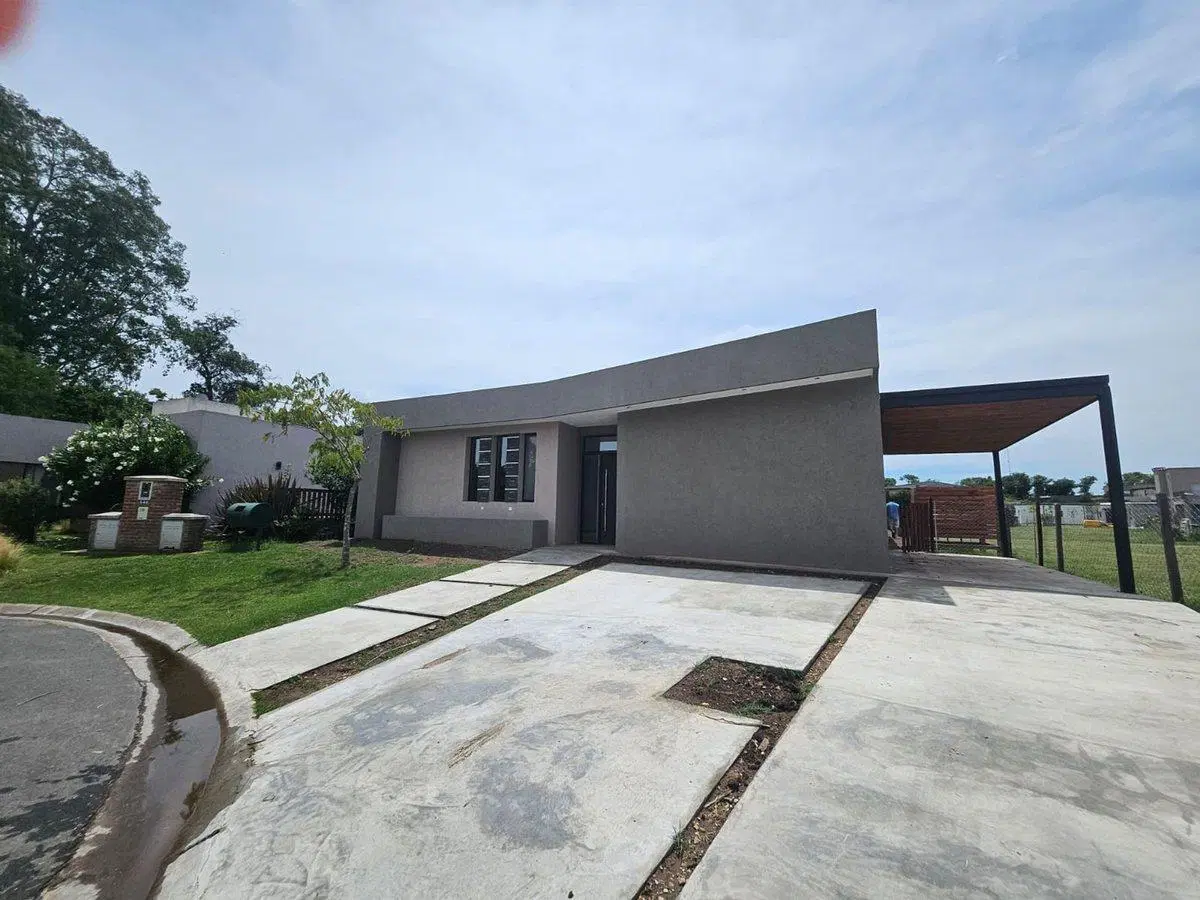 VENTA CASA 4 AMB-BARRIO SANTA ELENA-PILAR DEL ESTE 2