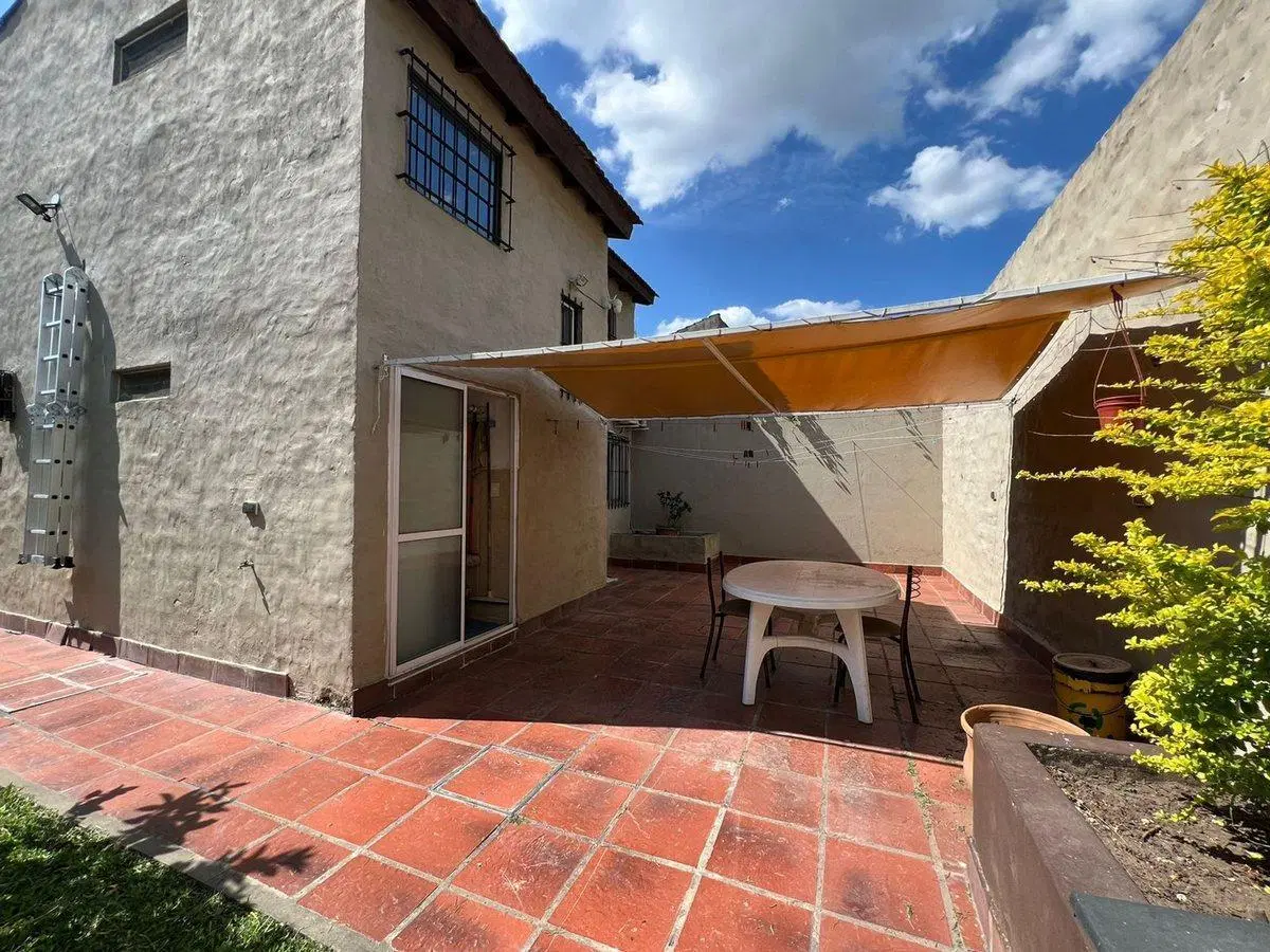 VENTA CASA 3 AMB. - JARDIN Y COCHERA - BELLA VISTA 8