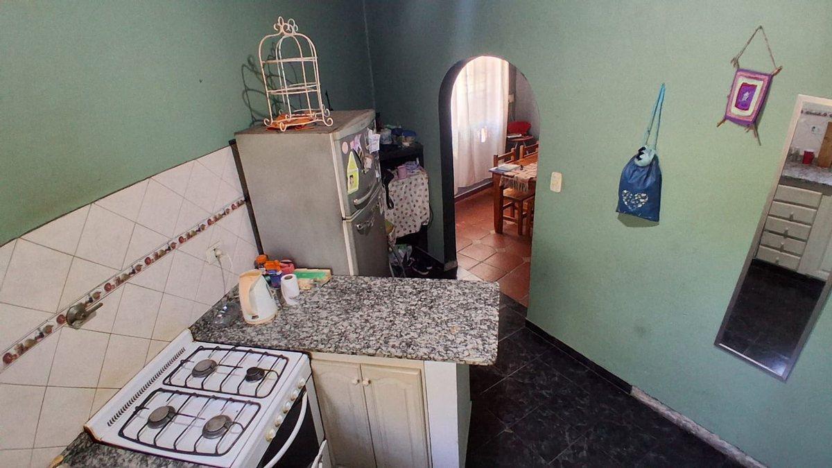 Foto de VENTA CASA 5 AMBIENTES MERLO, imagen 2