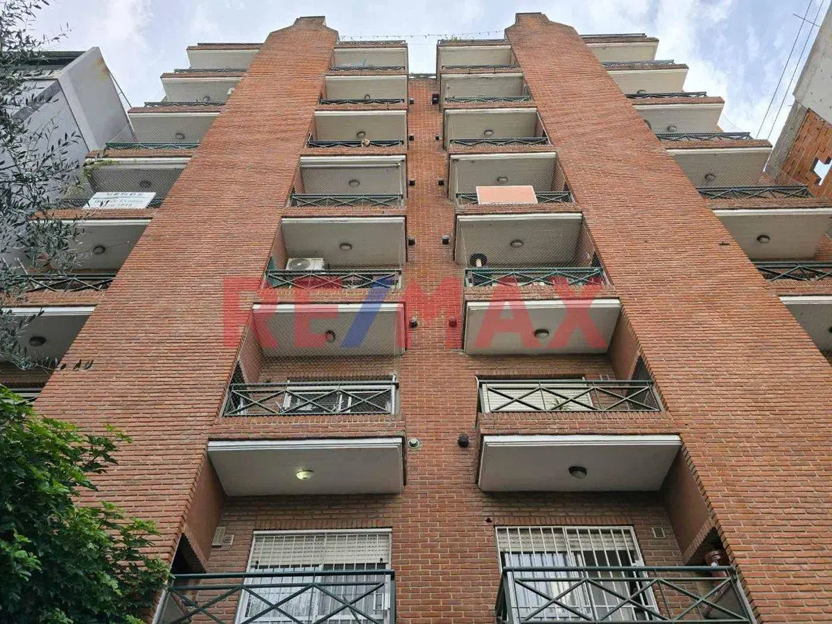 VENTA DEPTO 2 AMB APTO PROFESIONAL CASTELAR NORTE 5