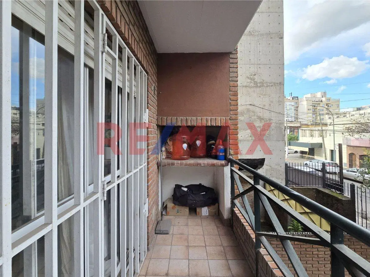 VENTA DEPTO 2 AMB APTO PROFESIONAL CASTELAR NORTE 8