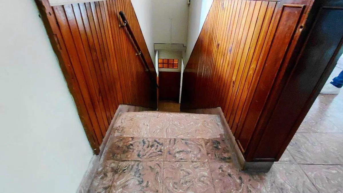 CASA 6 AMB EN MORON VENTA  + LOCAL APTA CREDITO 8