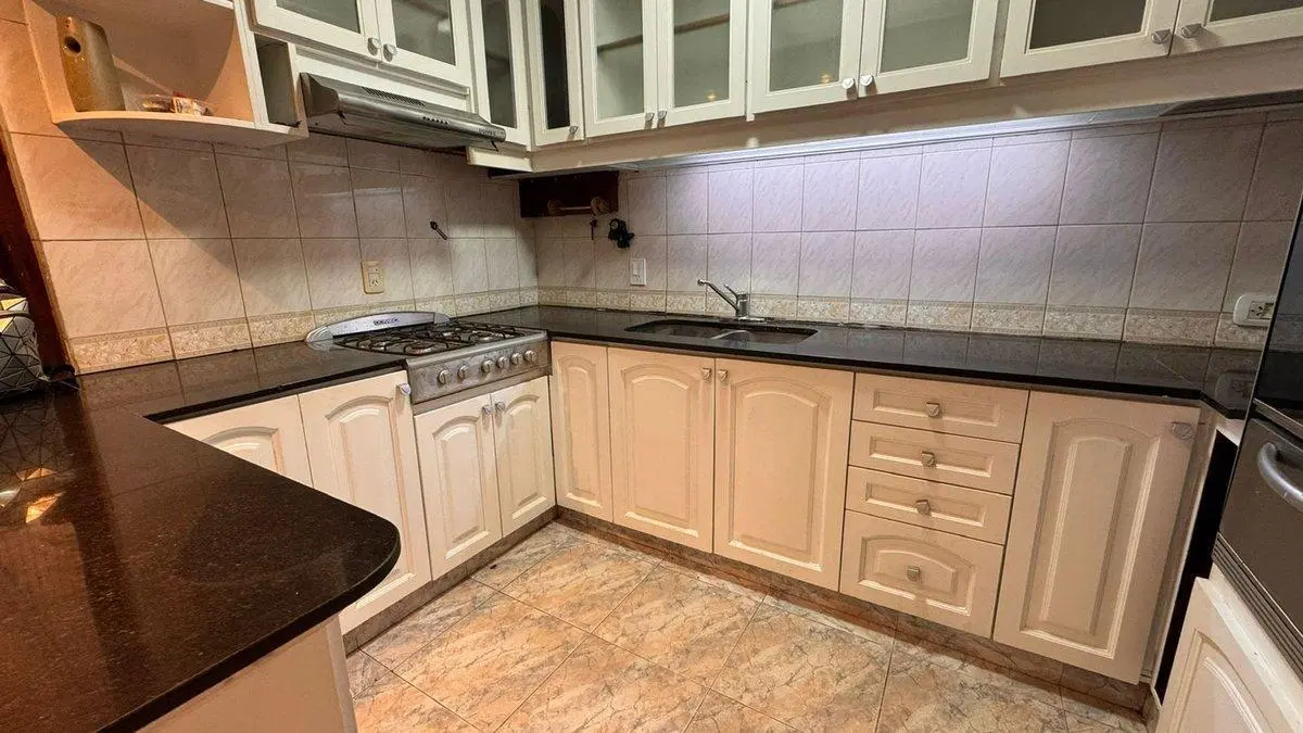 VENTA CASA 4 AMB. PARQUE/PILETA/COCHERA  ITUZAINGO 2
