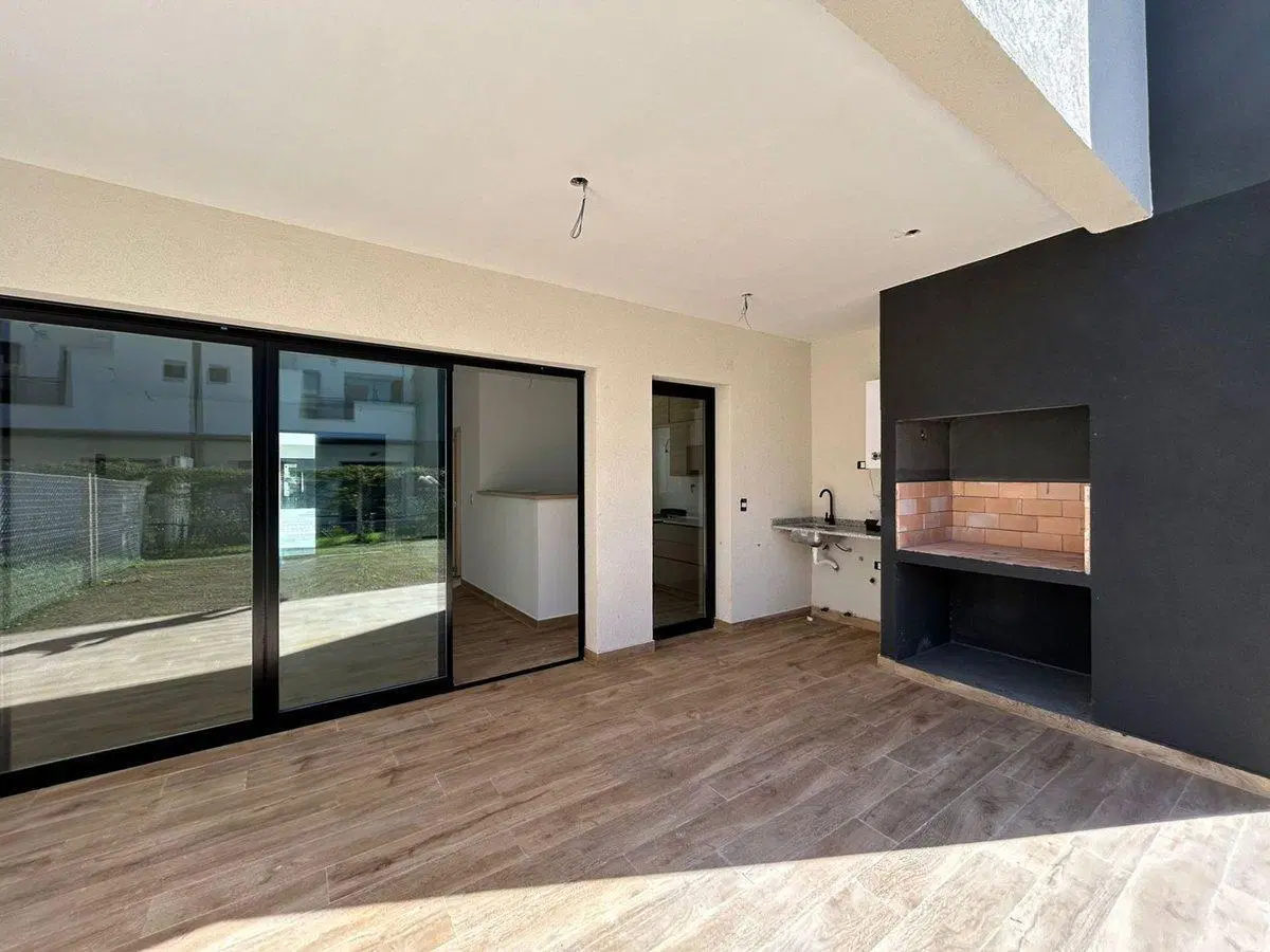 VENTA CASA EN COMPLEJO CERRADO 4 AMB- PILAR 4