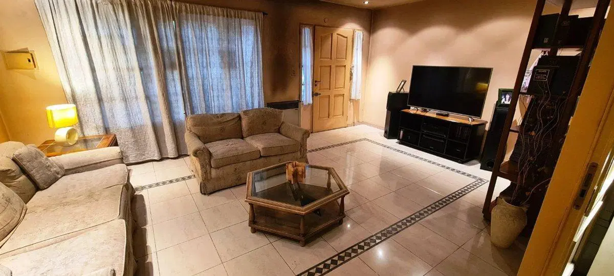 VENTA CASA 5 AMB PISCINA VILLA LUZURIAGA PERMUTA 4