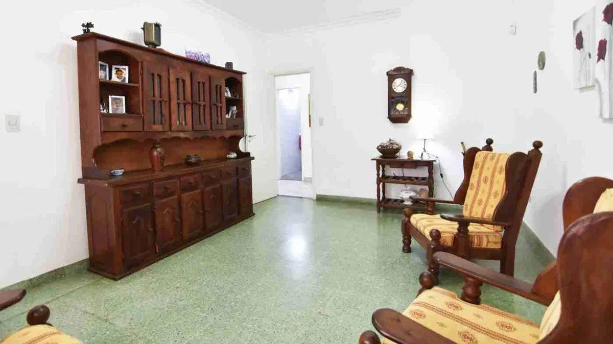 VENTA CASA 4 AMBS HAEDO PARQUE COCHERA 5