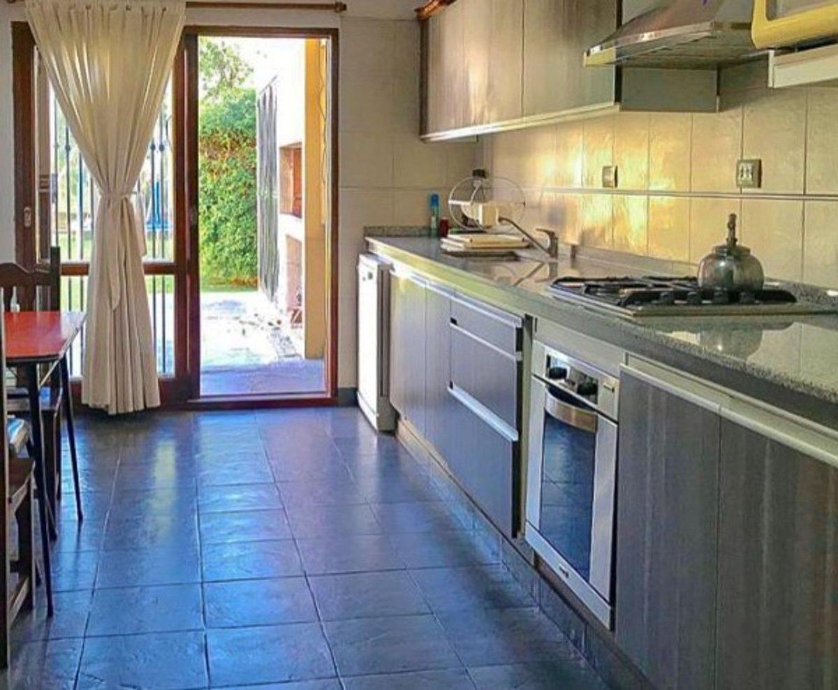 Foto de Casa 4 ambientes en Venta, Castelar Norte, imagen 2