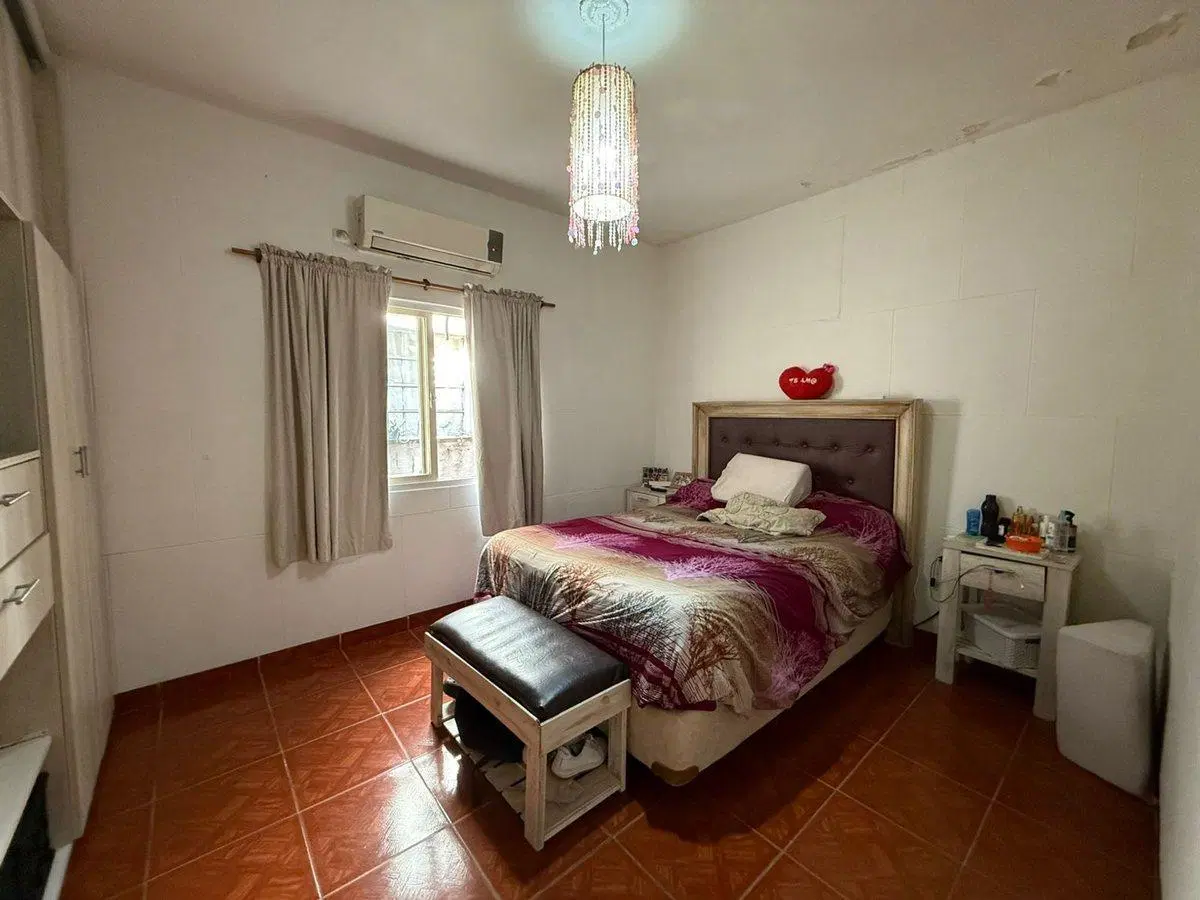 VENTA CASA 3 AMB CON JARDÍN - CASTELAR 5