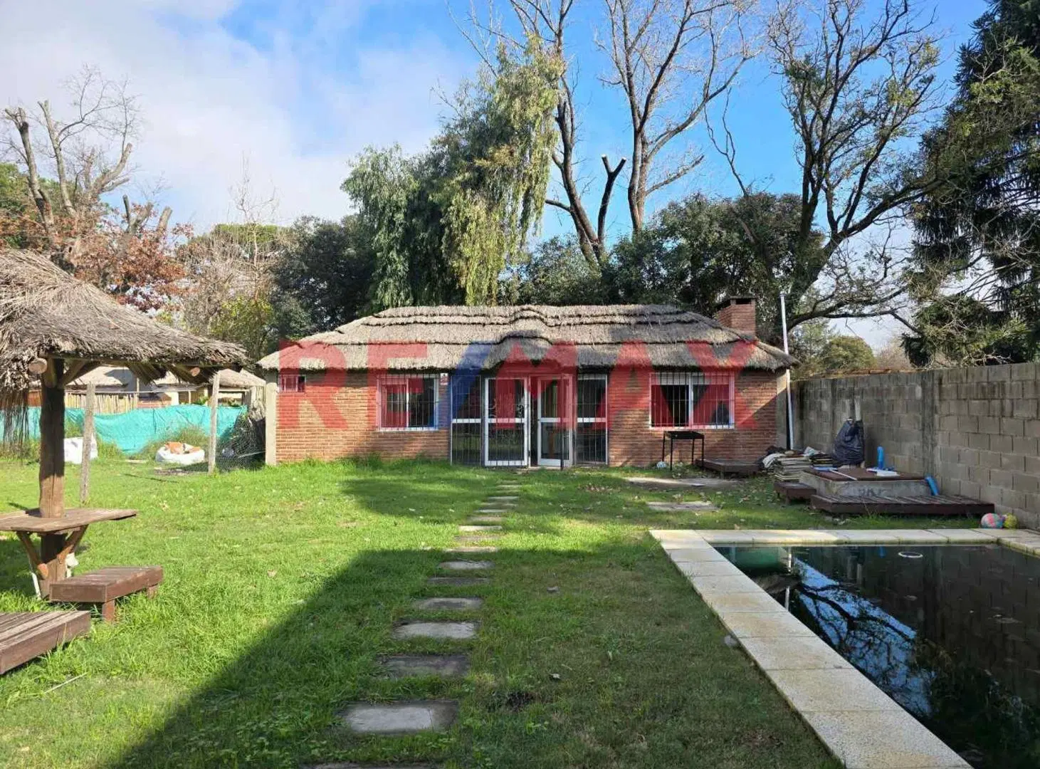 CASA 3 AMBIENTES EN VENTA DEL VISO- QUINCHO PILETA 4