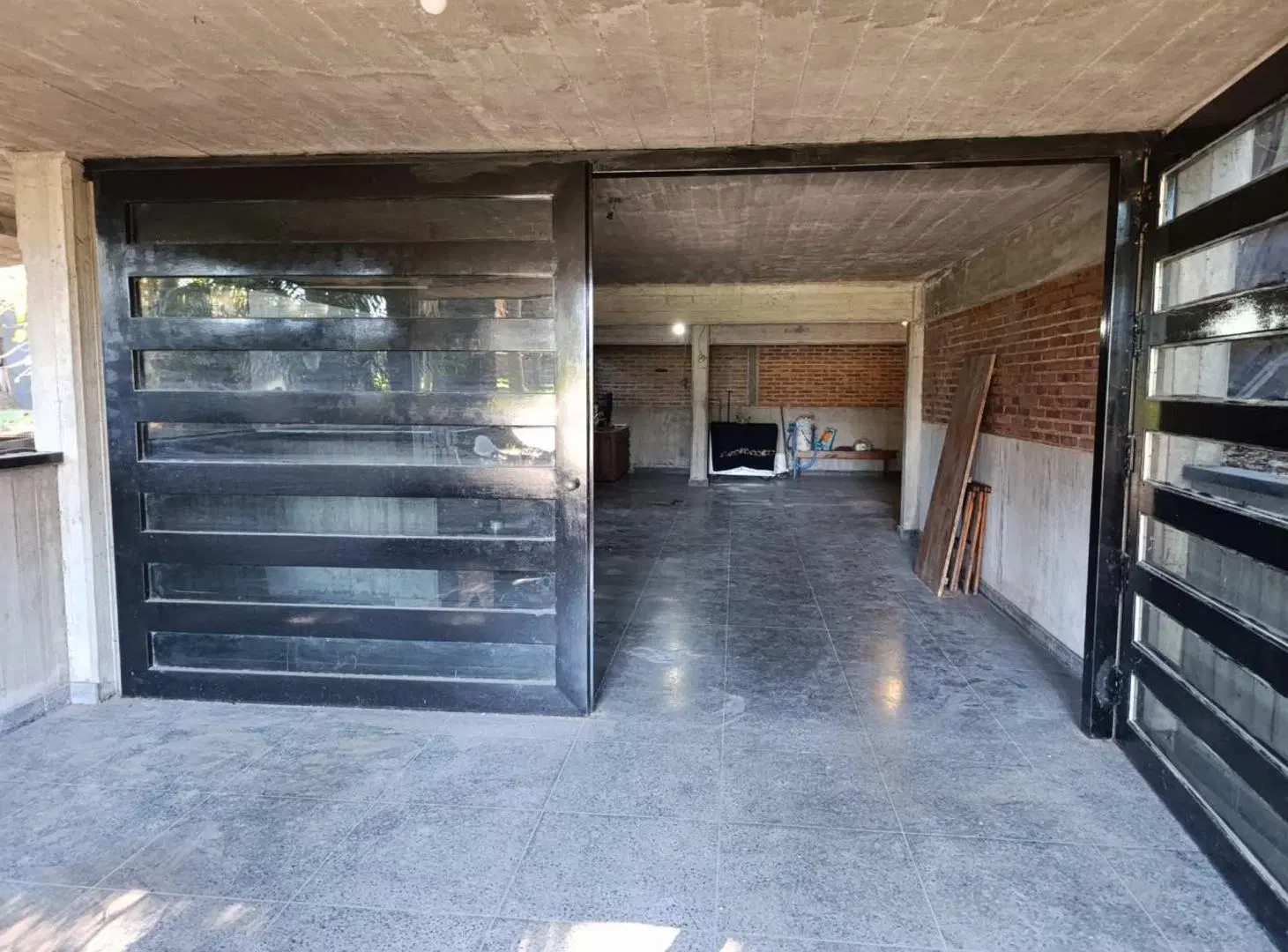 VENTA DE PROPIEDAD EN CASTELAR NORTE CON 748 M² 4