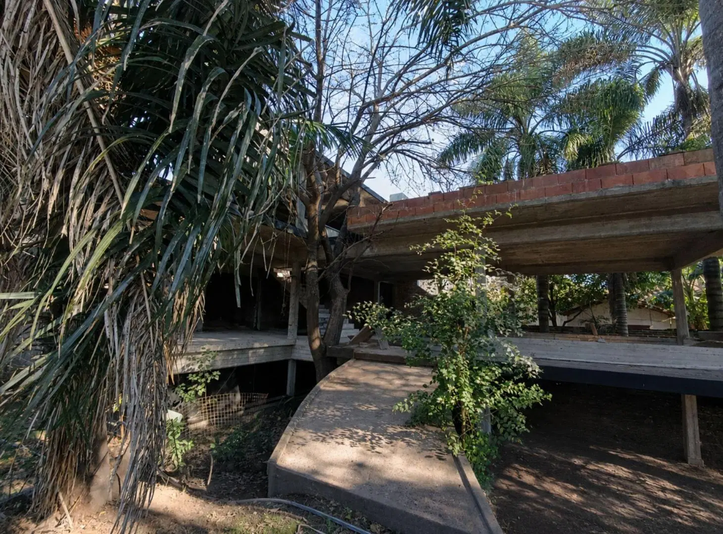 VENTA DE PROPIEDAD EN CASTELAR NORTE CON 748 M² 5