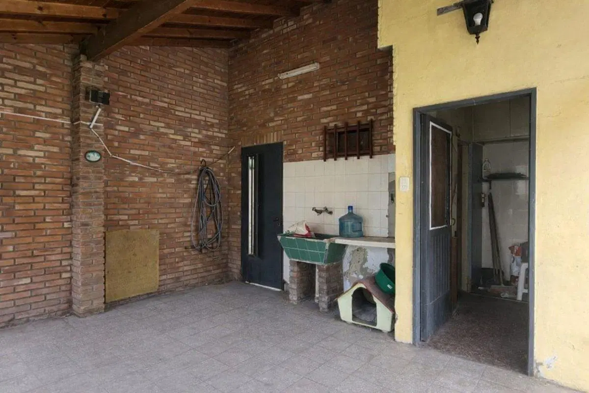 VENTA CASA 4 AMB VILLA TESEI CON JARDIN Y GARAGE 8