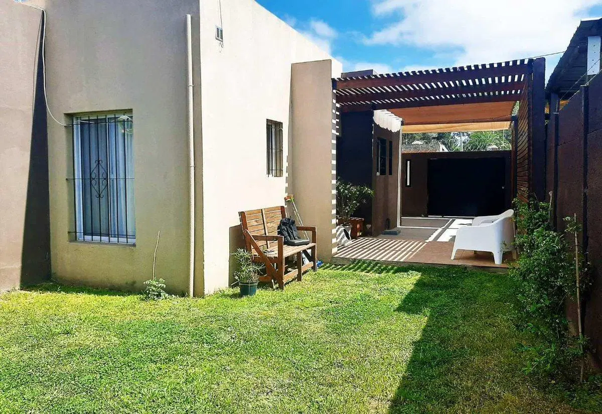 VENTA CASA 3 AMBIENTES GRAL RODRIGUEZ APTO CREDITO 8