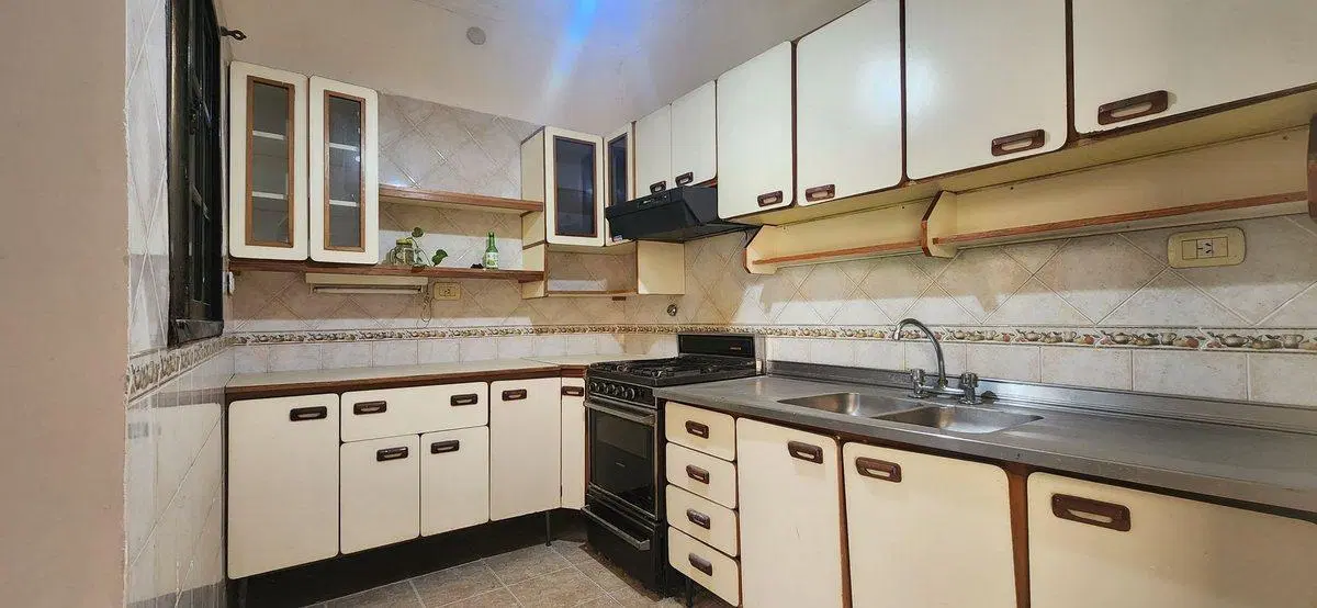 VENTA CASA MORON 3 AMBIENTES 4